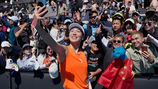 九游官网登录-澳网｜“不专注于网球”反倒接连赢球，王欣瑜靠着松弛感成为三十二强中国独苗|大满贯|wta250|奥斯塔彭科|女单|比赛_新浪体育_新浪新闻